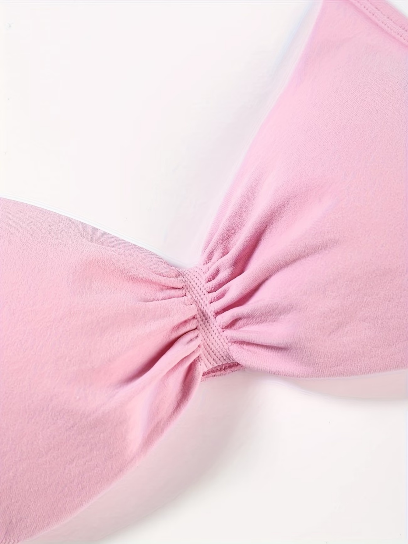 قطعتان من توبات رياضية نسائية  - مراجعة Plunge Bra Push Up وسعره